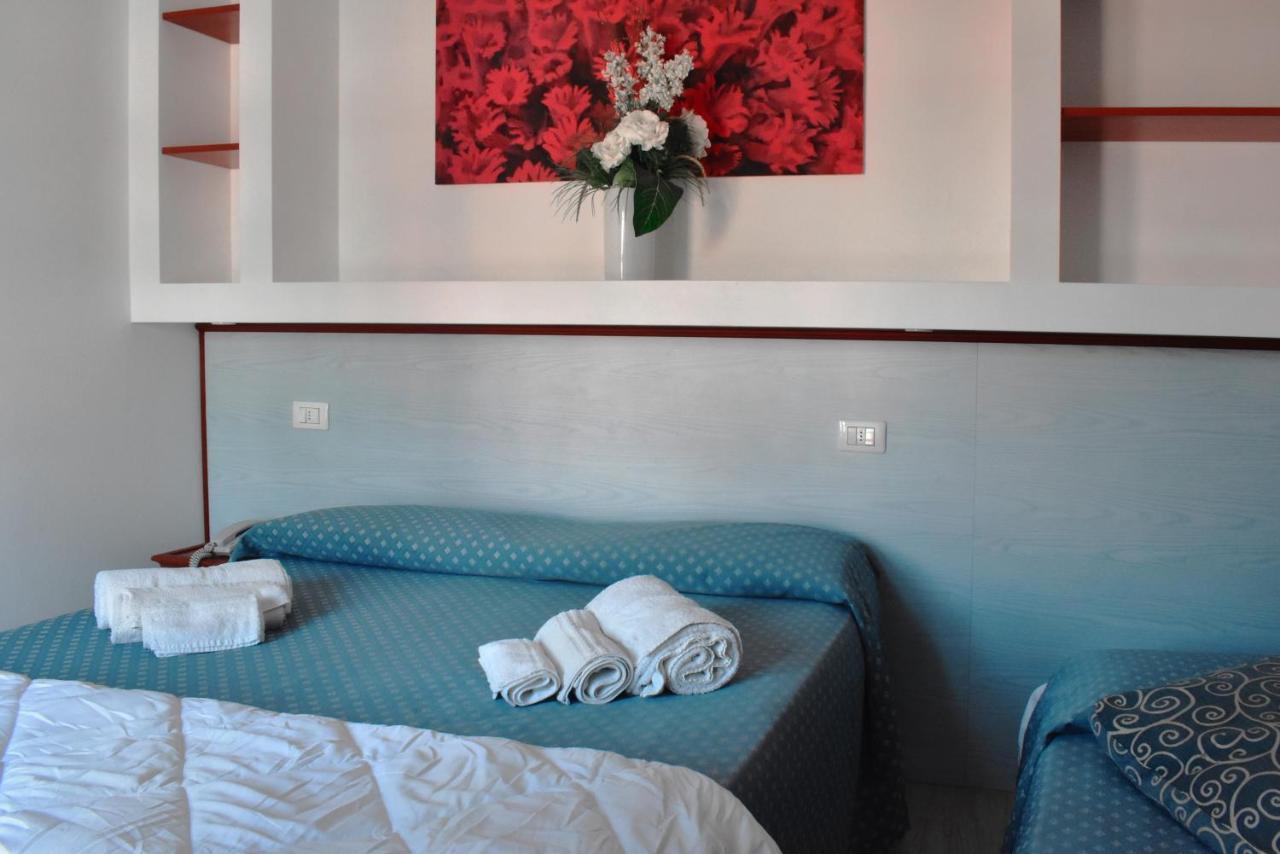 Hotel Brienz Беллария-Иджеа-Марина Экстерьер фото